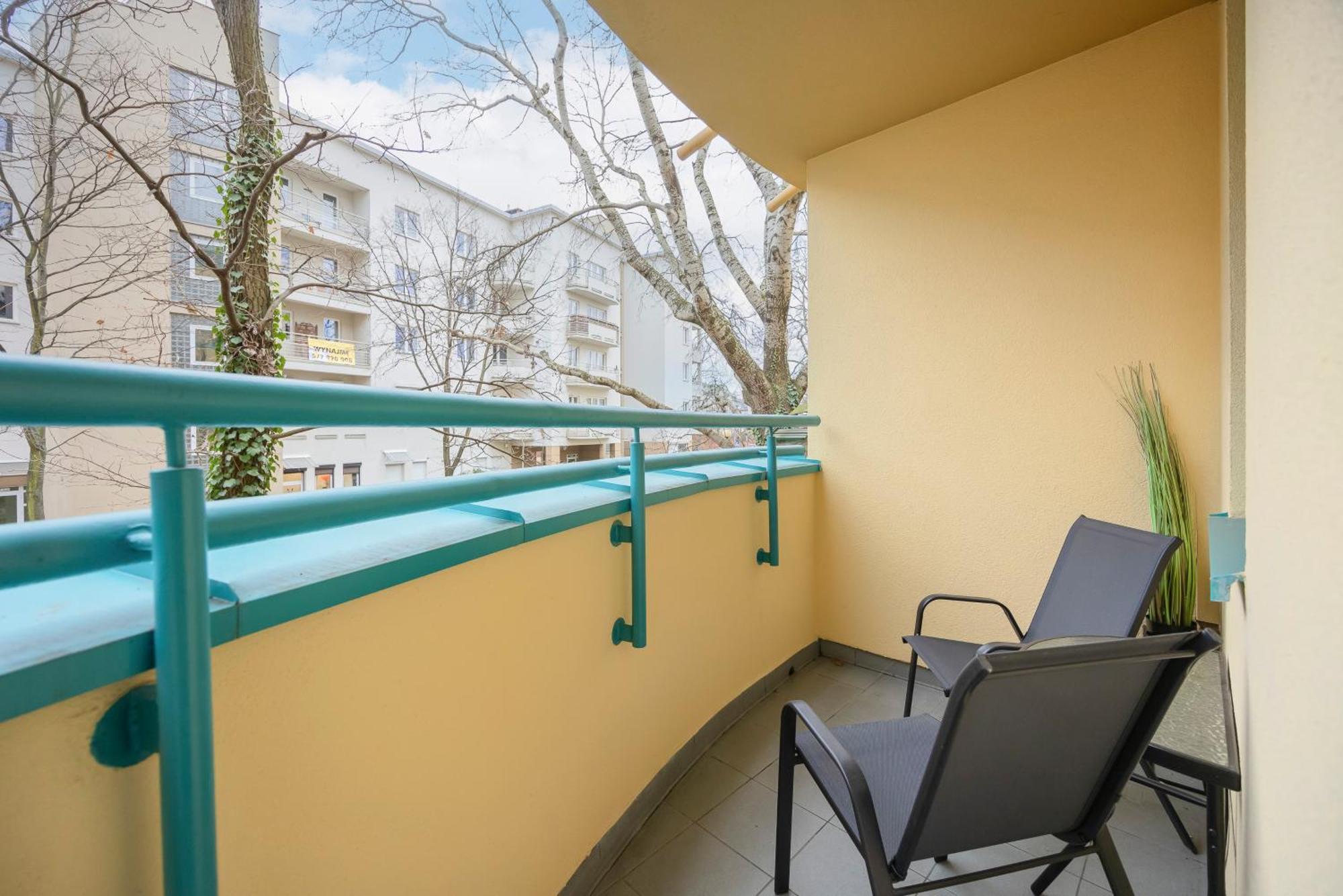 Apartament Comfortable With Two Bedrooms & Parking By Renters *