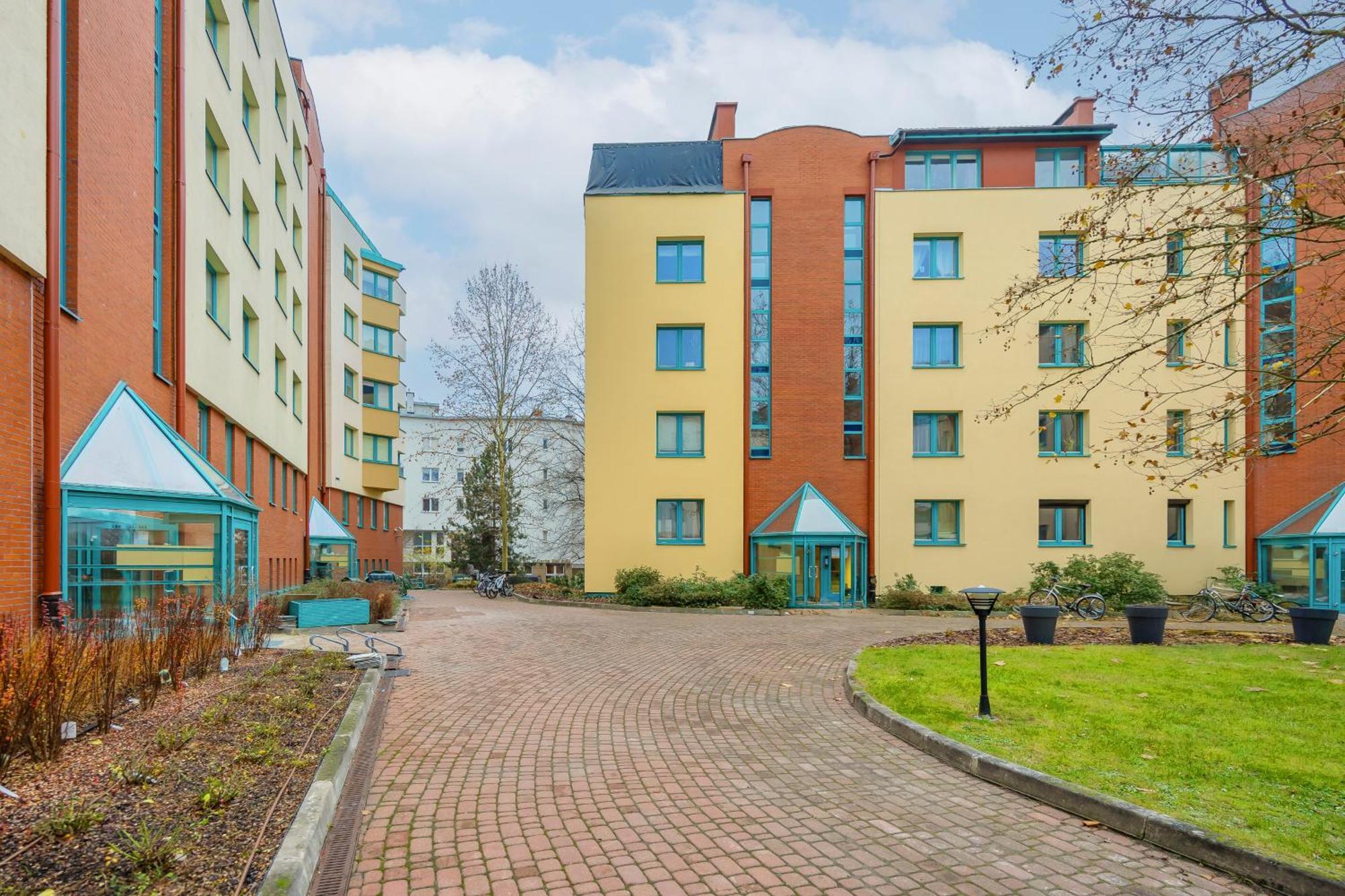 Appartement Comfortable With Two Bedrooms & Parking By Renters