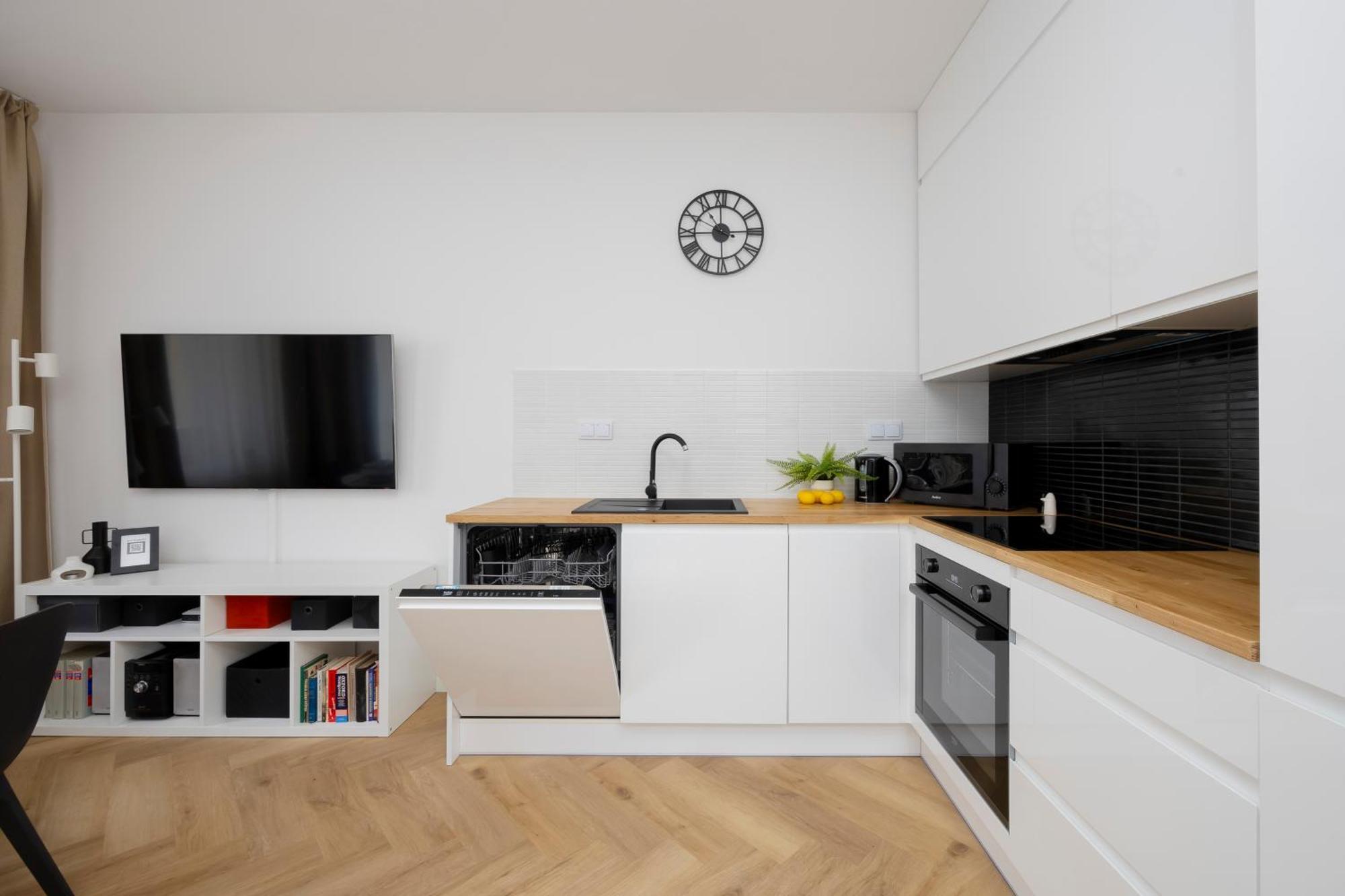 Apartament Comfortable With Two Bedrooms & Parking By Renters *